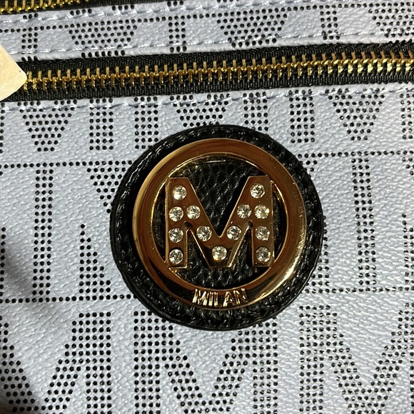 MFK Collection By Mia Convertible Crossbody/Wristlet - Picture 2 of 8